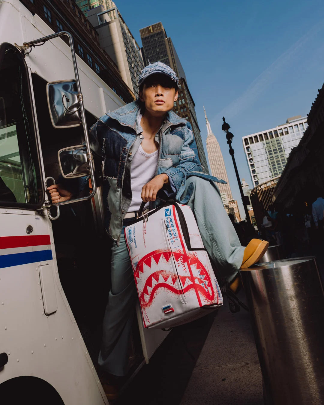 USPS SHIPPING BOX DLX BACKPACK