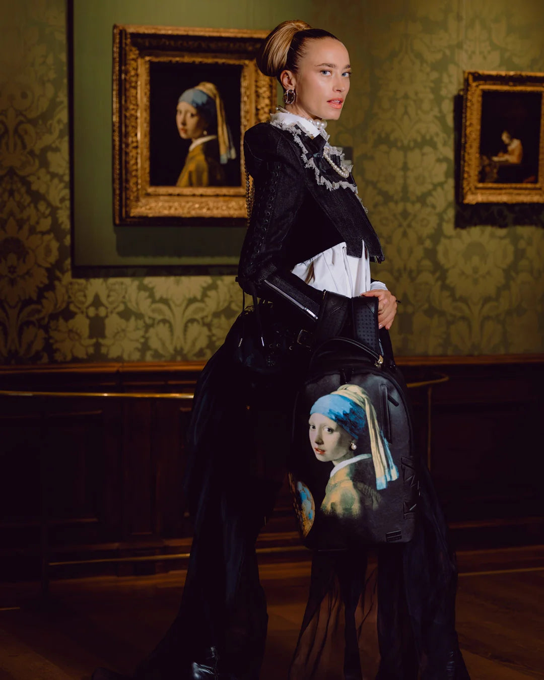 MAURITSHUIS MUSEUM GIRL WITH A PEARL EARRING DLXSV BACKPACK