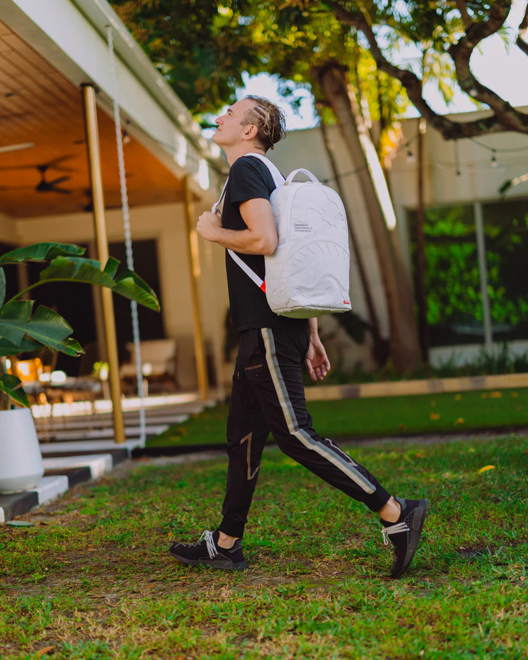 SHARK CENTRAL CAMO CUT SHARK WHITE DLXSV BACKPACK