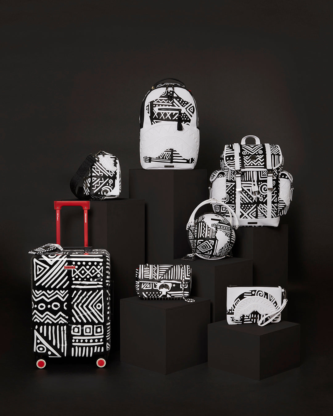 Ai TRIBAL B&W TURN-LOCK HANDBAG