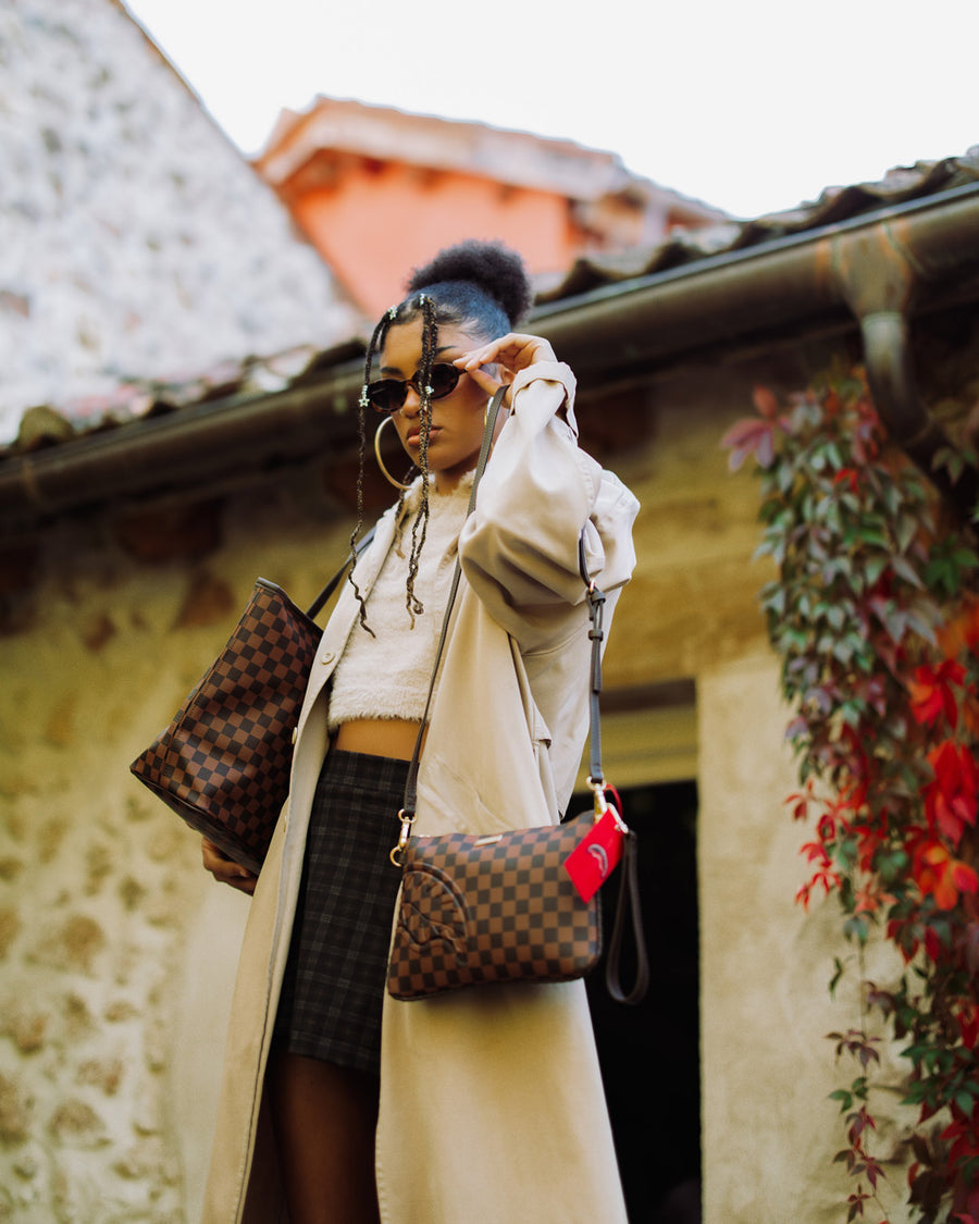 CORE EMBOSSED CHECK CLUTCH
