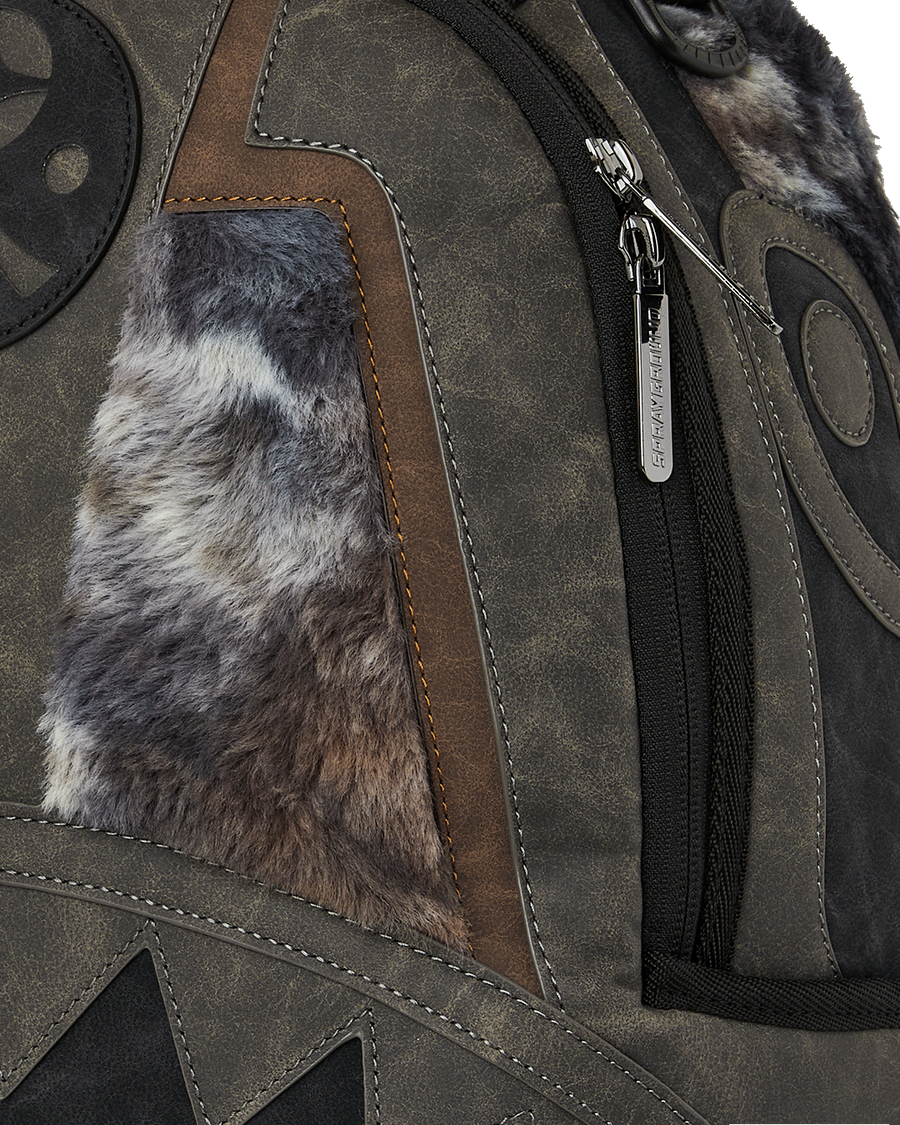 DAYS FUR COAT SHARK DLXSV BACKPACK