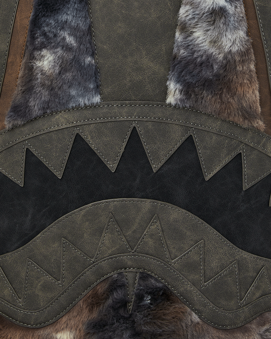 DAYS FUR COAT SHARK DLXSV BACKPACK