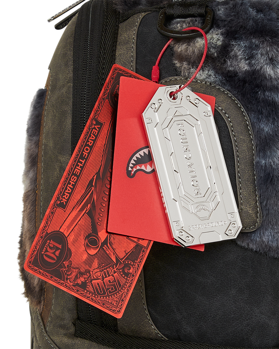 DAYS FUR COAT SHARK DLXSV BACKPACK