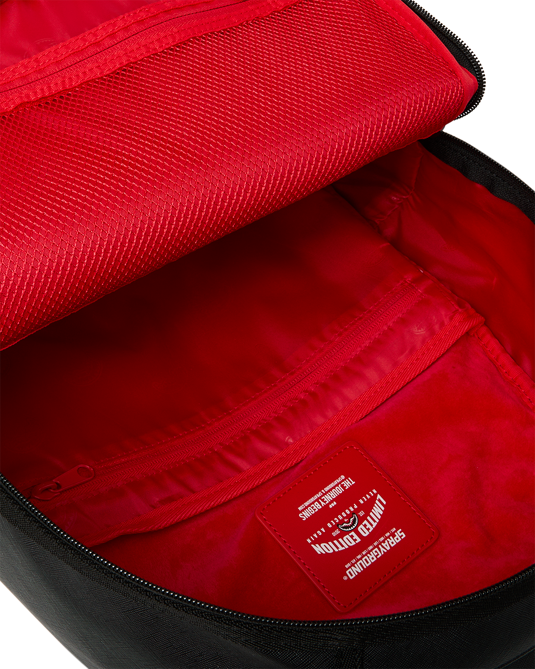 SHARK CENTRAL EMBOSSED BLACK DLXSV BACKPACK