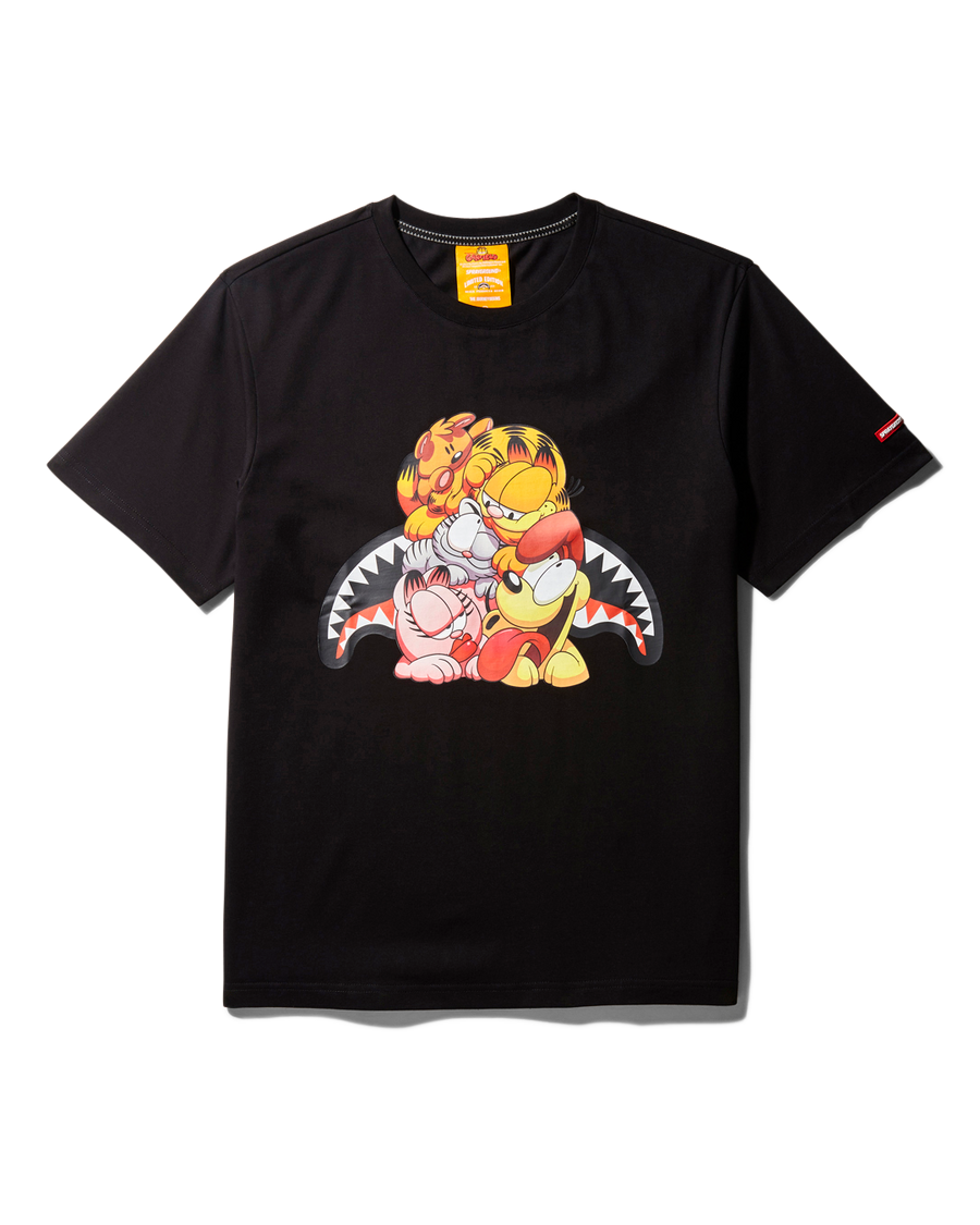 GARFIELD N FRIENDS T-SHIRT (BLACK)