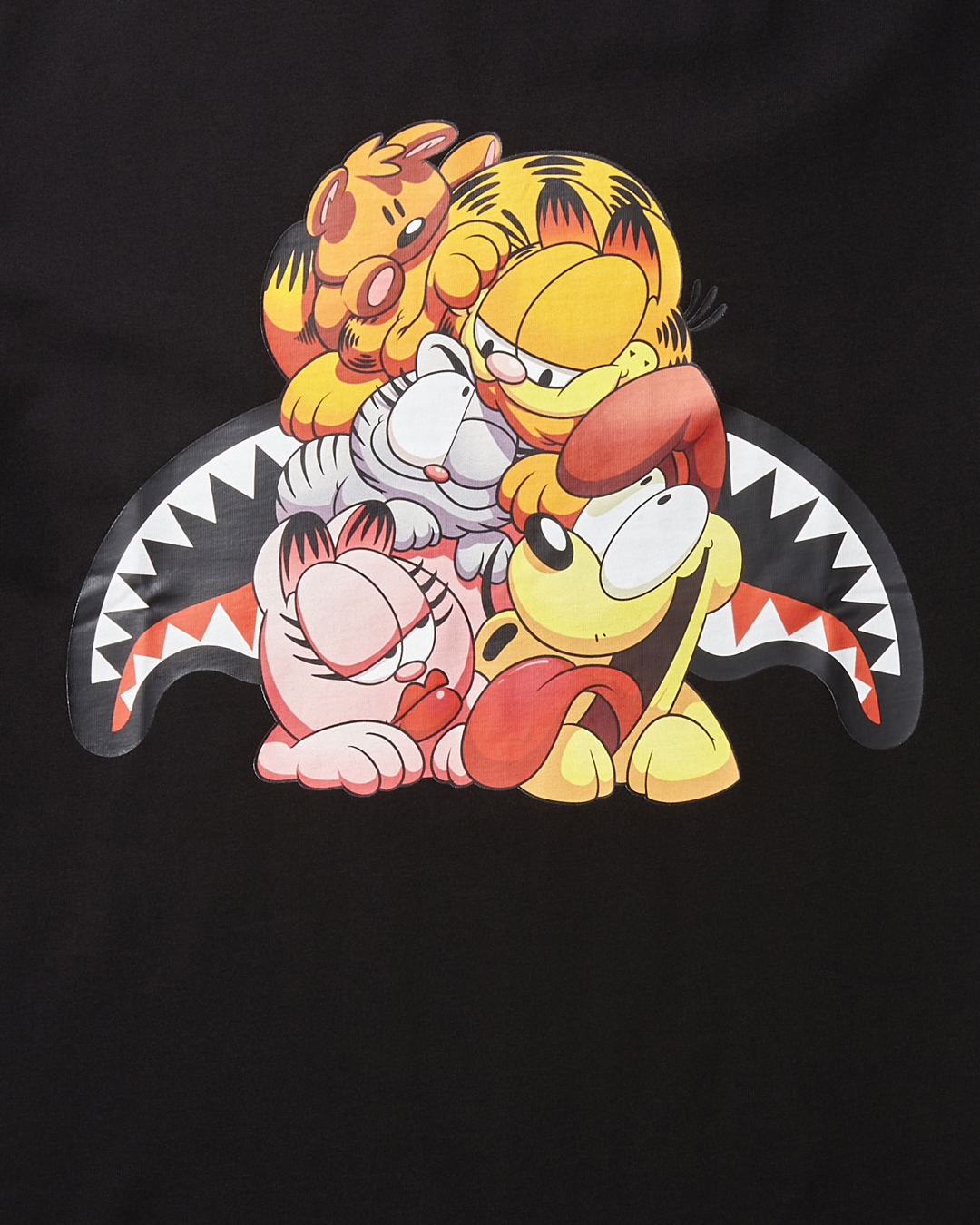 GARFIELD N FRIENDS T-SHIRT (BLACK)