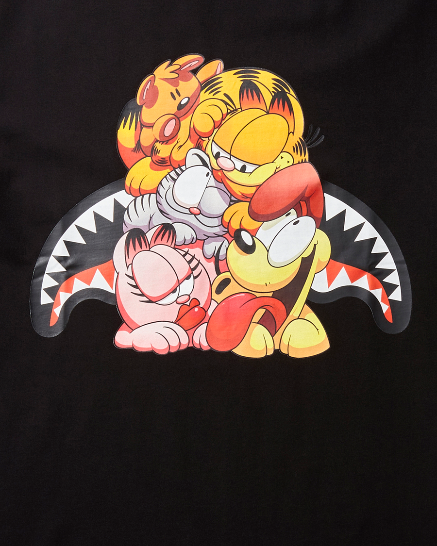 GARFIELD N FRIENDS T-SHIRT (BLACK)